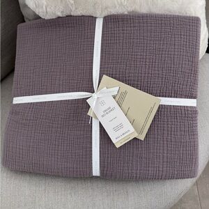 Boll & Branch NWT Dream Bed Blanket Full/Queen Plum Color
